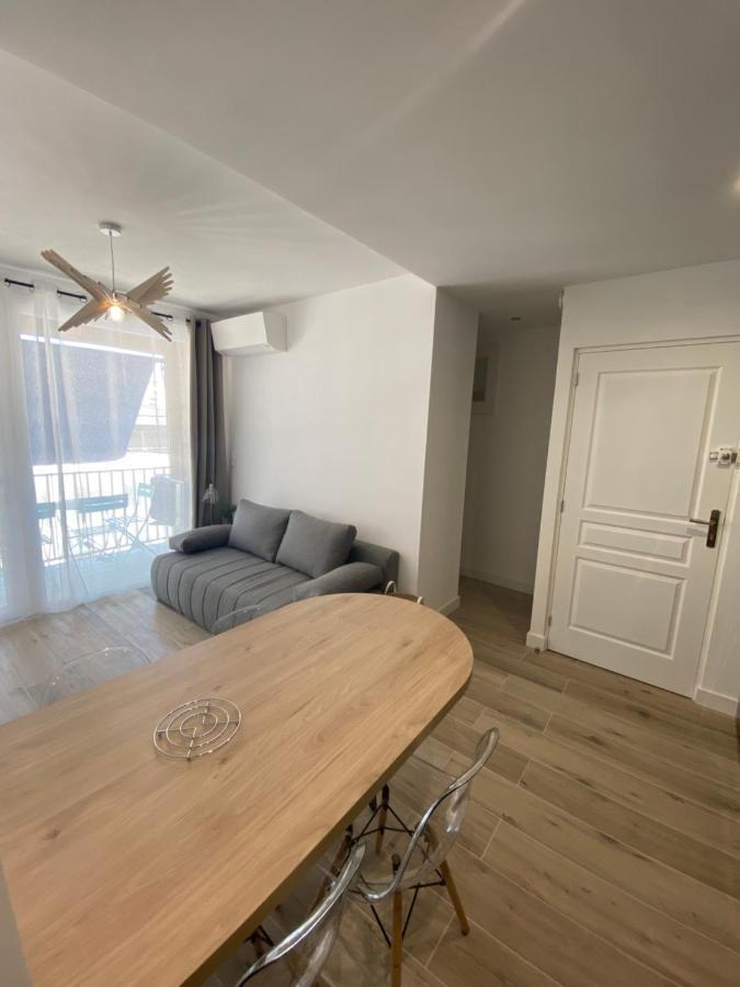 Ajaccio Magnifique T2 37M2 Centre Ville Vue Mer Au Bord De La Plage Neuf 4 Couchages Balcon Parking Prive Ferme Clim Wifi Exterior foto