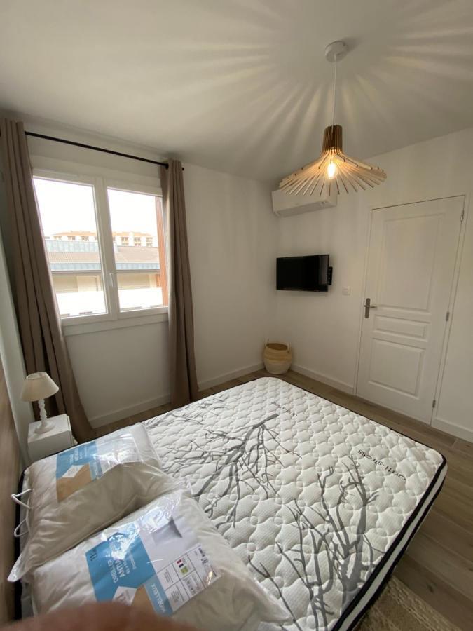 Ajaccio Magnifique T2 37M2 Centre Ville Vue Mer Au Bord De La Plage Neuf 4 Couchages Balcon Parking Prive Ferme Clim Wifi Exterior foto