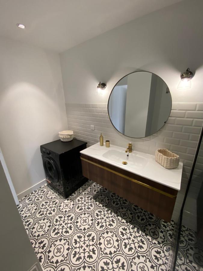 Ajaccio Magnifique T2 37M2 Centre Ville Vue Mer Au Bord De La Plage Neuf 4 Couchages Balcon Parking Prive Ferme Clim Wifi Exterior foto